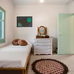 Sira Stonehouse L