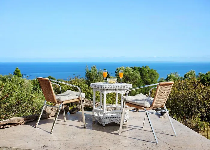 Sira Stonehouse L Nyaraló